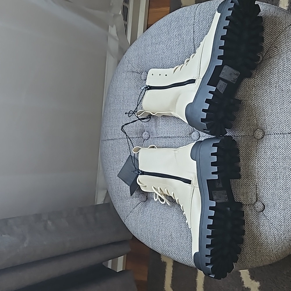 Forever 21 Womans Combat Style Boots - Picture 2 of 5